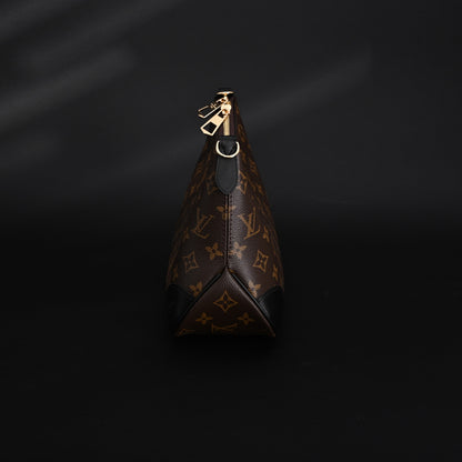 Louis Vuitton Monogram Canvas Pochette Shoulder Bag